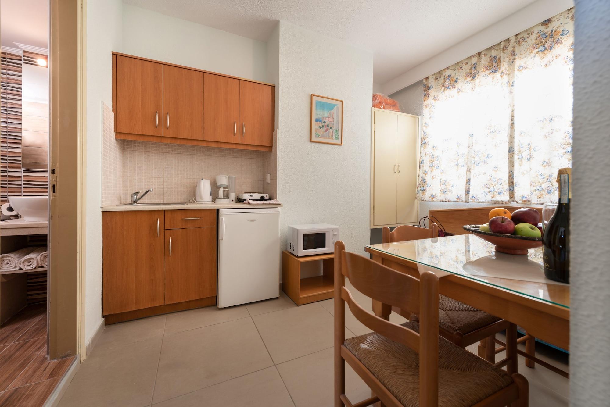 Aparthotel Erato & 3*