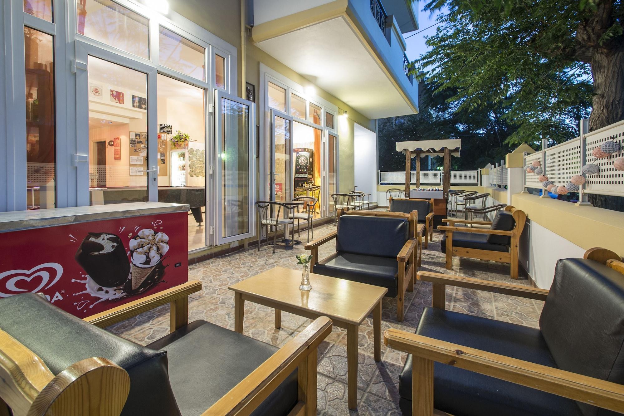 Aparthotel Erato &