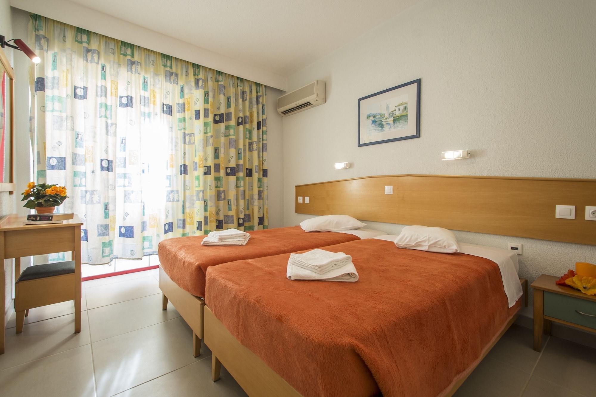 Aparthotel Erato & 3*