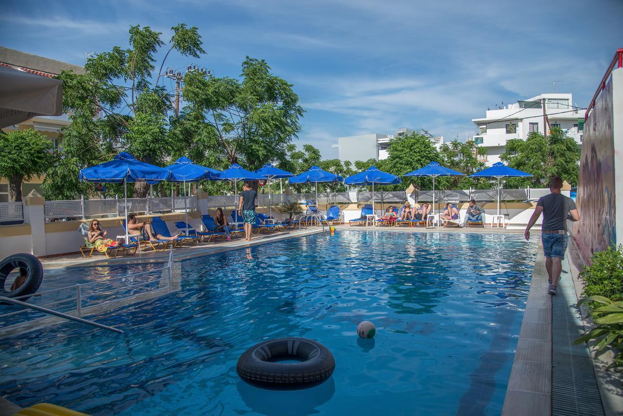Aparthotel Erato &