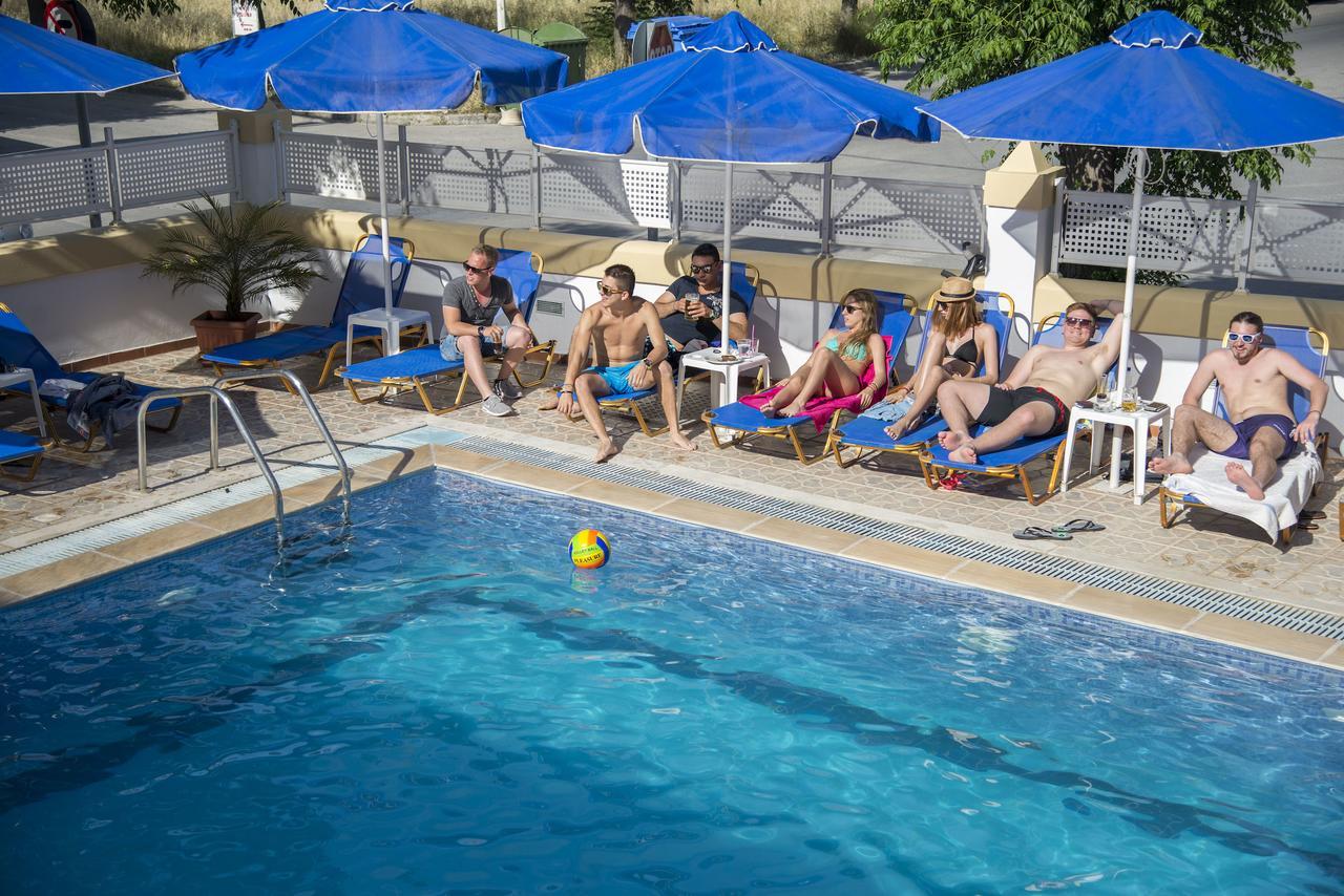 Erato & Aparthotel 3*