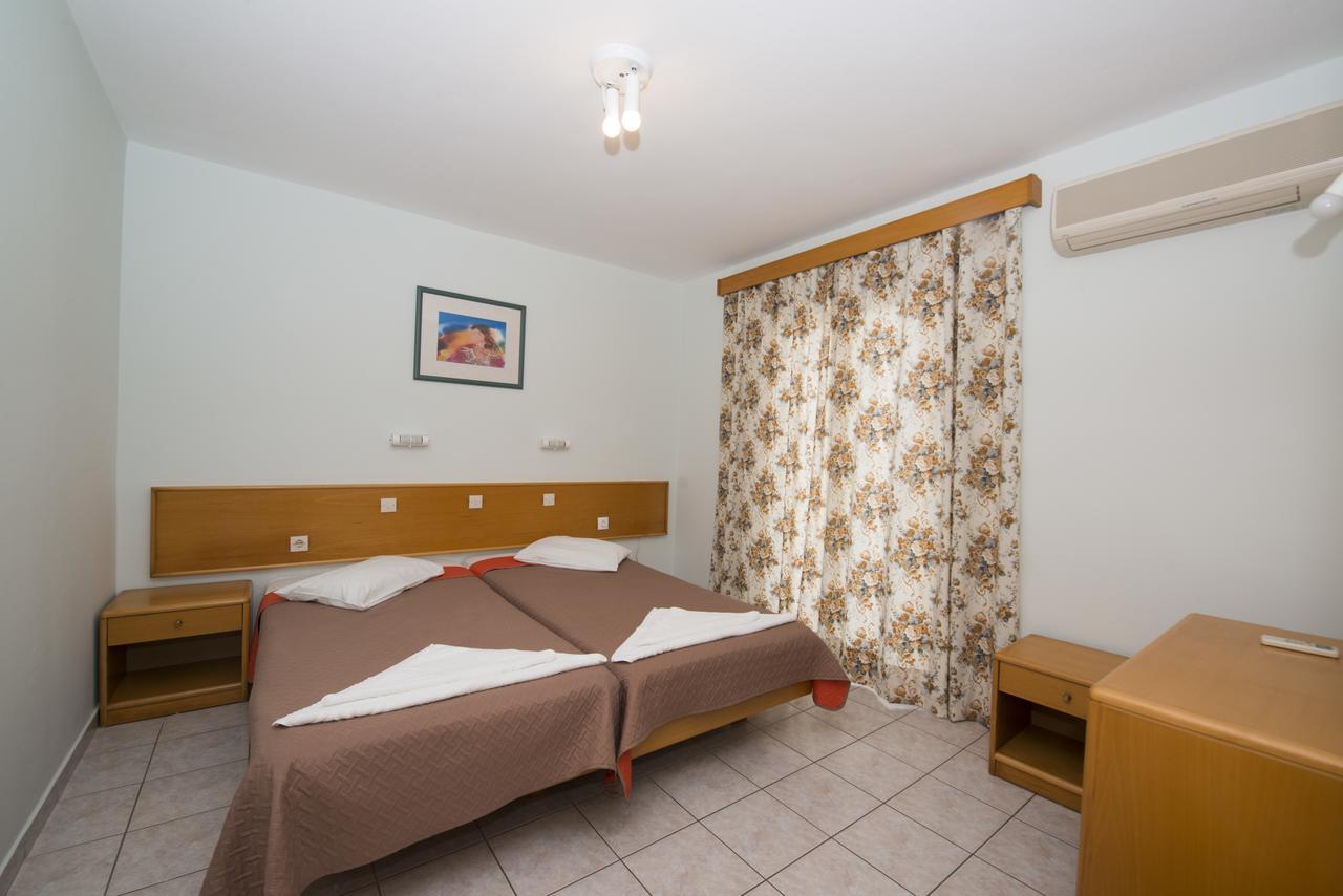 Aparthotel Erato &