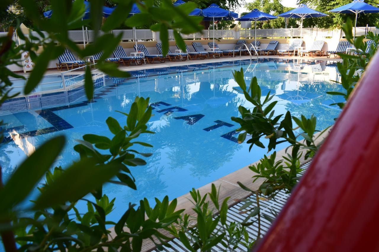 Erato & Aparthotel