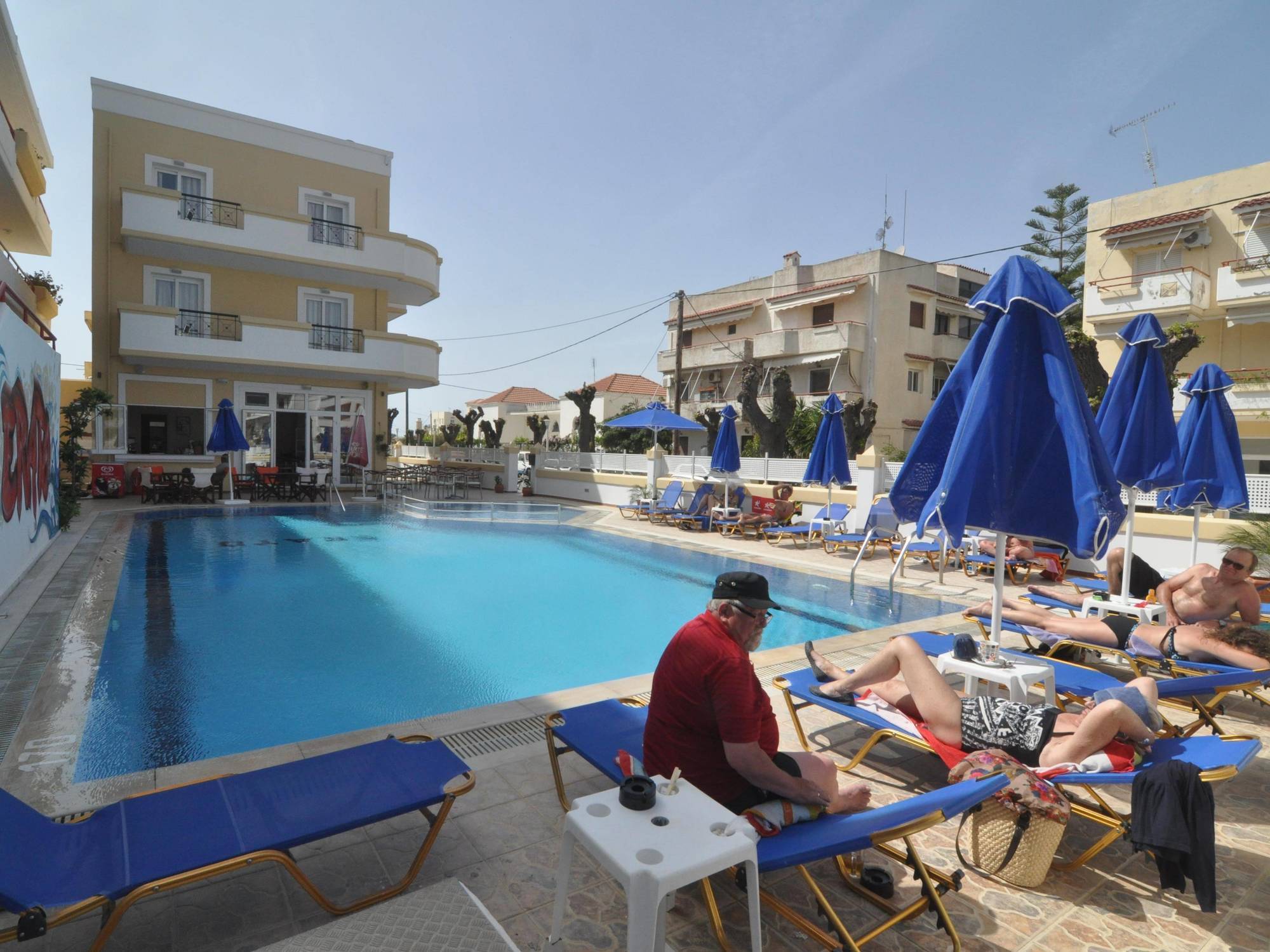 Aparthotel Erato & 3*